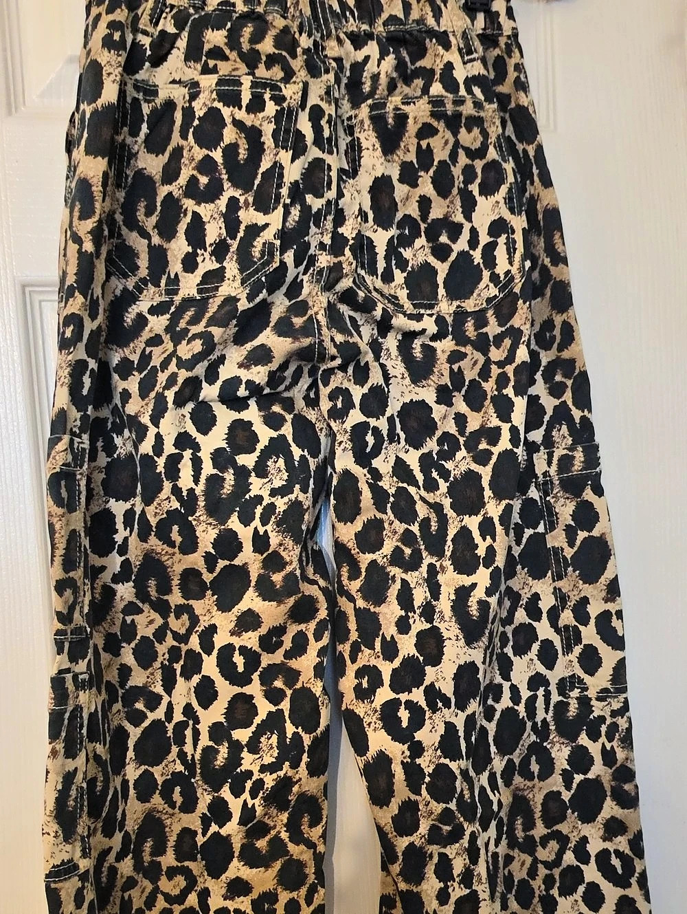 No Boundaries Cargo Wide Leg Pants Leopard Print Pants Size XXS (00) - Picture 4 of 6